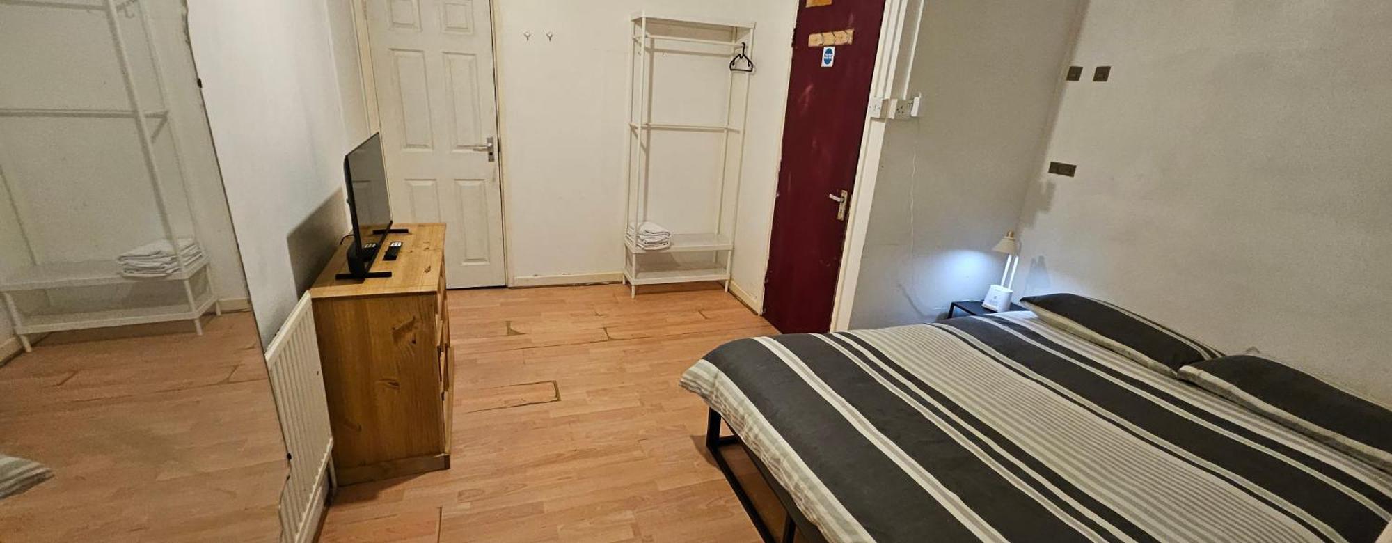 No Frills & Nothing Fancy 1 Bed Studio City Centre Cardiff Extérieur photo